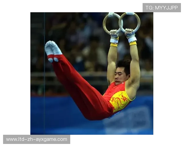 体操吊环慢动作惊人稳健，挑战极限力量与美学的完美结合