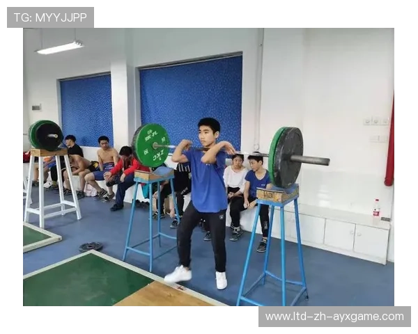 举重训练营设置家长课堂解答训练常见问题，举重课程